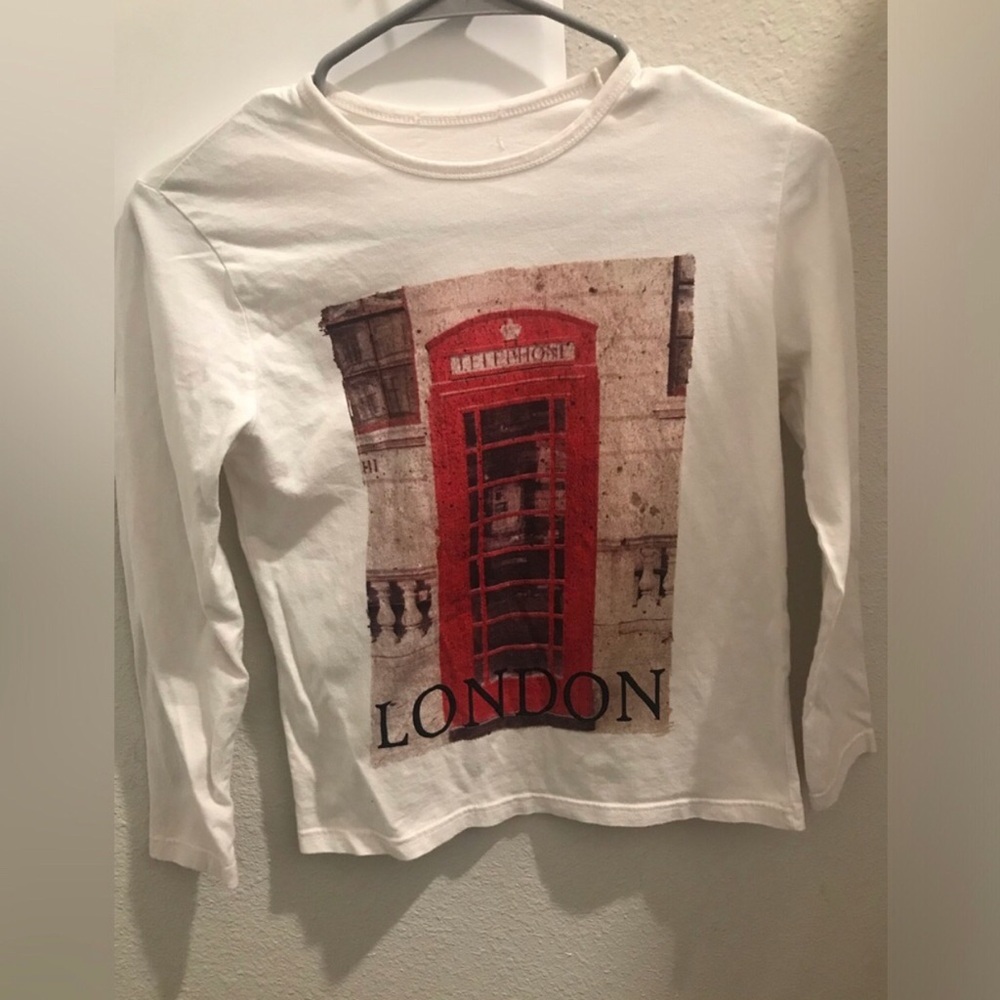 Kids White Long-Sleeve Top with Red London Phone Booth GraphicNWOT